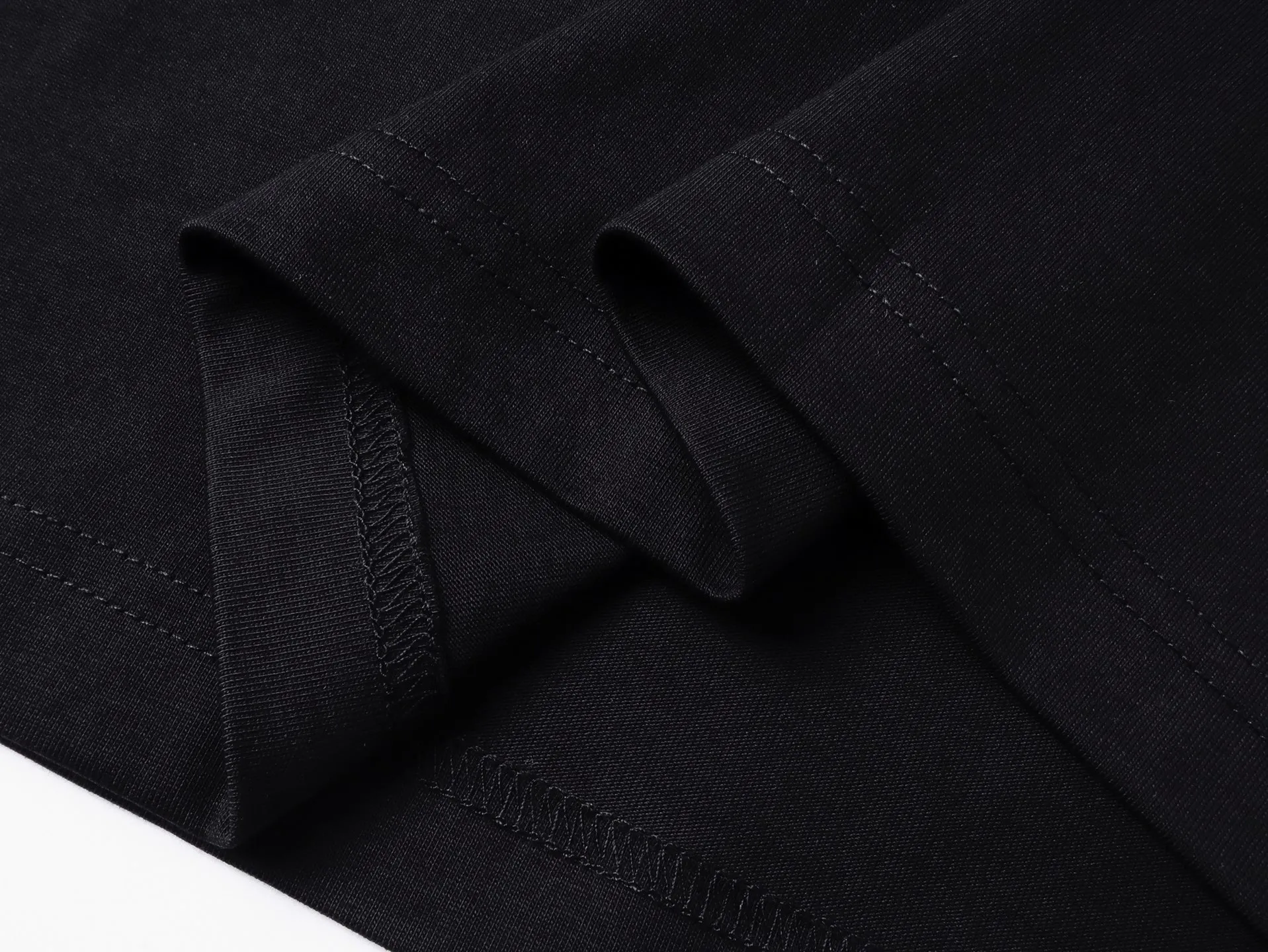 BLCG 26SS T Balenclag* ， T 。 . Authentic 。 ！ ZP 。 260 ， . ， ， 。 。 ， 。 OS . Same Style ：Black Size：XS S M L